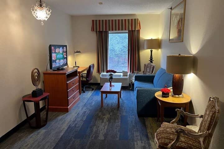 Room 14 of 33
