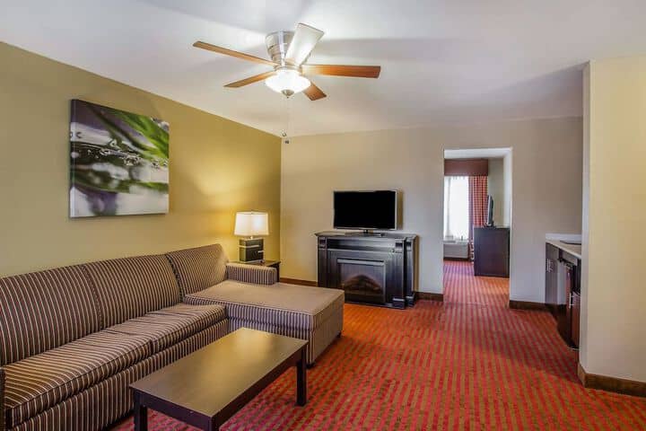 Room 16 of 51