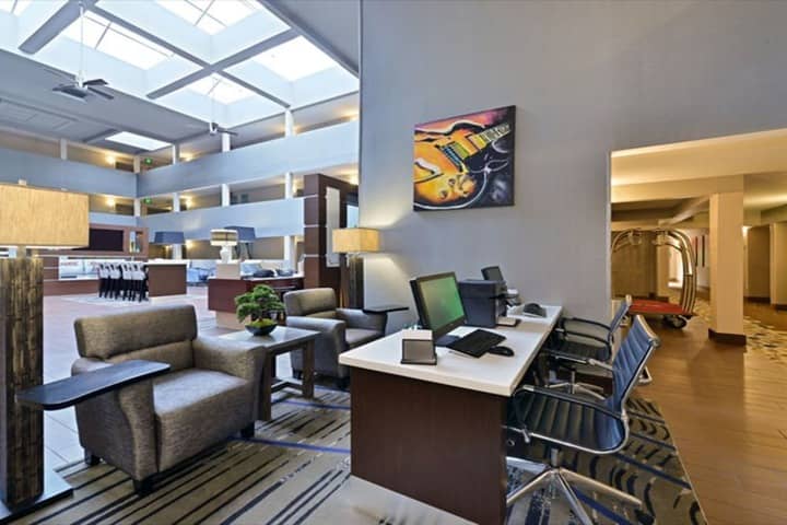 Business Center 47 of 51