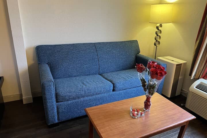 Room 9 of 33