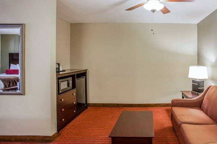 Room 24 of 51