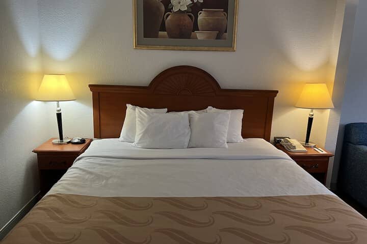 Room 3 of 33